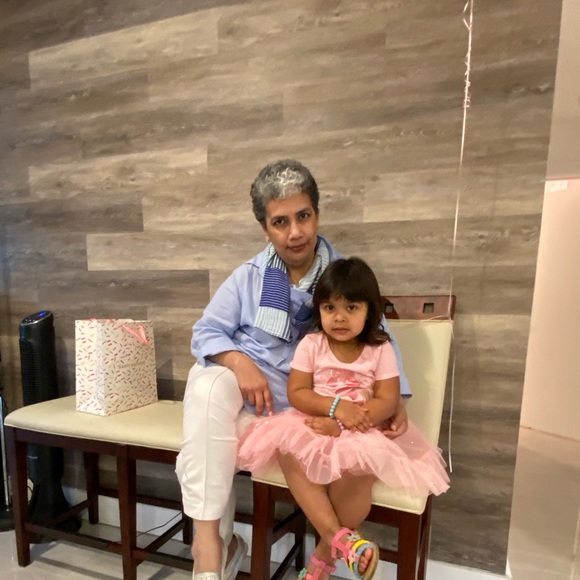 Meet your Posher, Maria - Picture 1 of 1